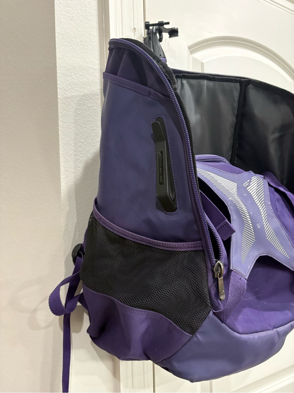 Easton Ghost NX fast pitch backpack in purple GUC 3 minor bottom wear spots - Picture 6 of 10